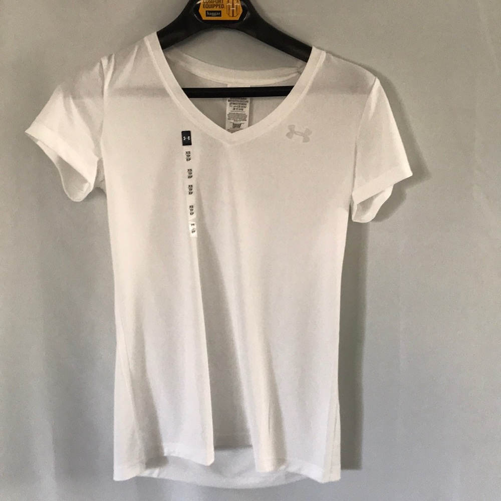 Under Armour Women’s Tech V-Neck short sleeve